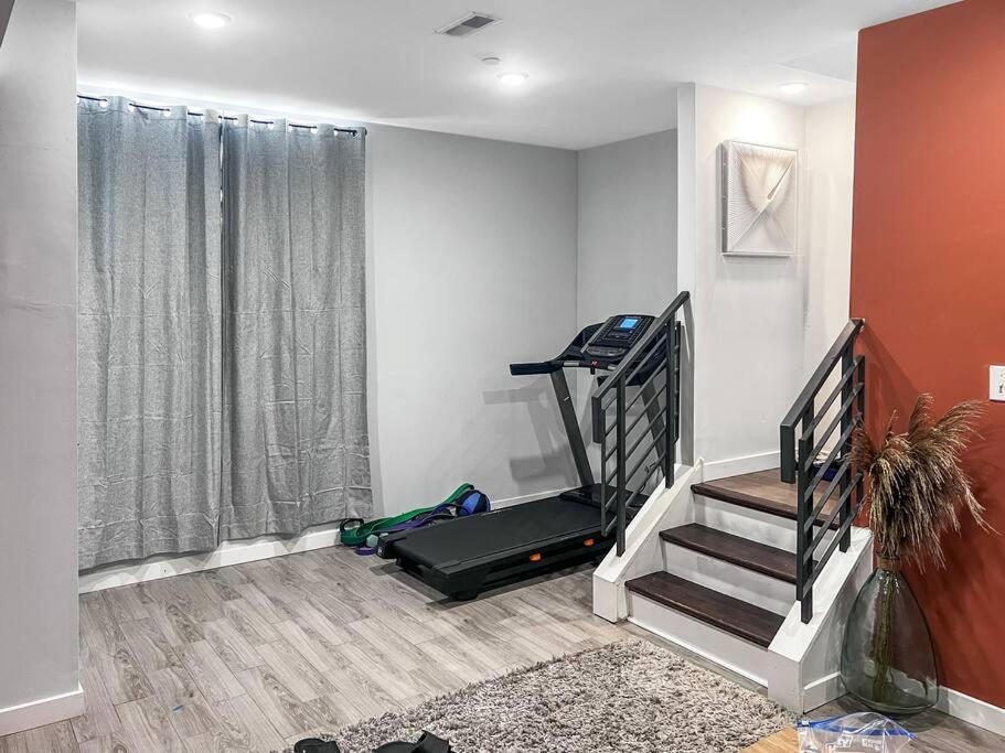 Yanne'S Place - Dual-Lounge Philadelphia Bagian luar foto