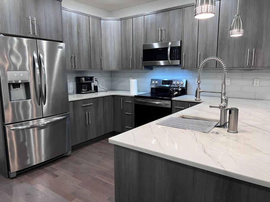 Yanne'S Place - Dual-Lounge Philadelphia Bagian luar foto