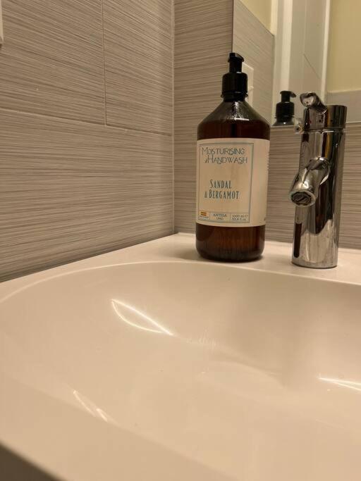 Yanne'S Place - Dual-Lounge Philadelphia Bagian luar foto